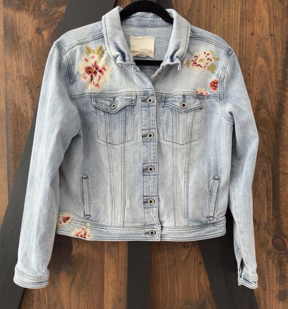 Sundance Floral Embroidered Denim Jacket w/ Stretch Light Blue Wash Size L